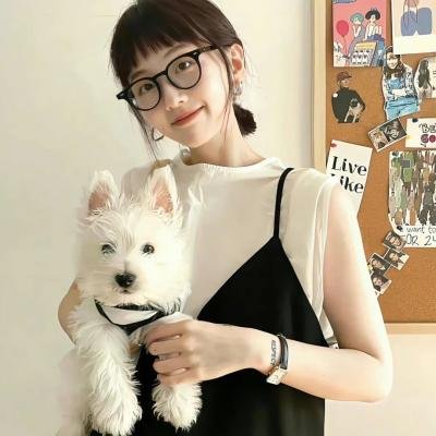 与一位女士合影